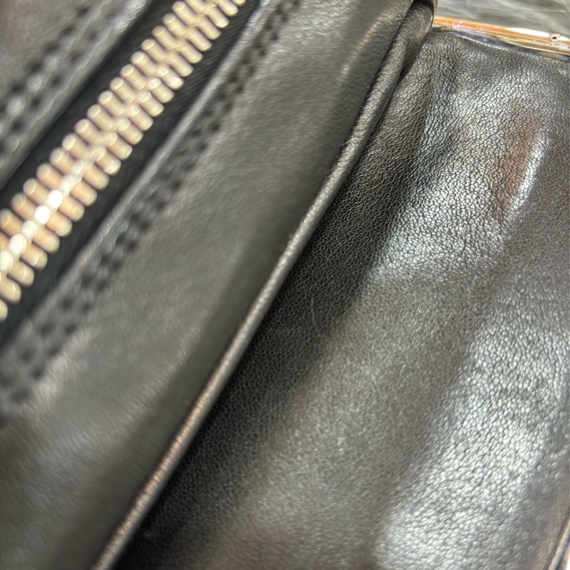 CHANEL 黑色 全皮 皮穿鍊 銀鍊 金屬 LOGO 雙C 拉鍊 手提包 肩背包 老香包 吐司包 側背包 公事包 豆腐包-34