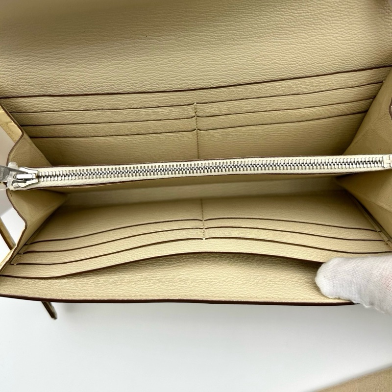 「JL精品代購」保存品品質 愛馬仕香草色霧面鱷魚皮花邊長款kelly二折長夾/手拿包 銀扣-10