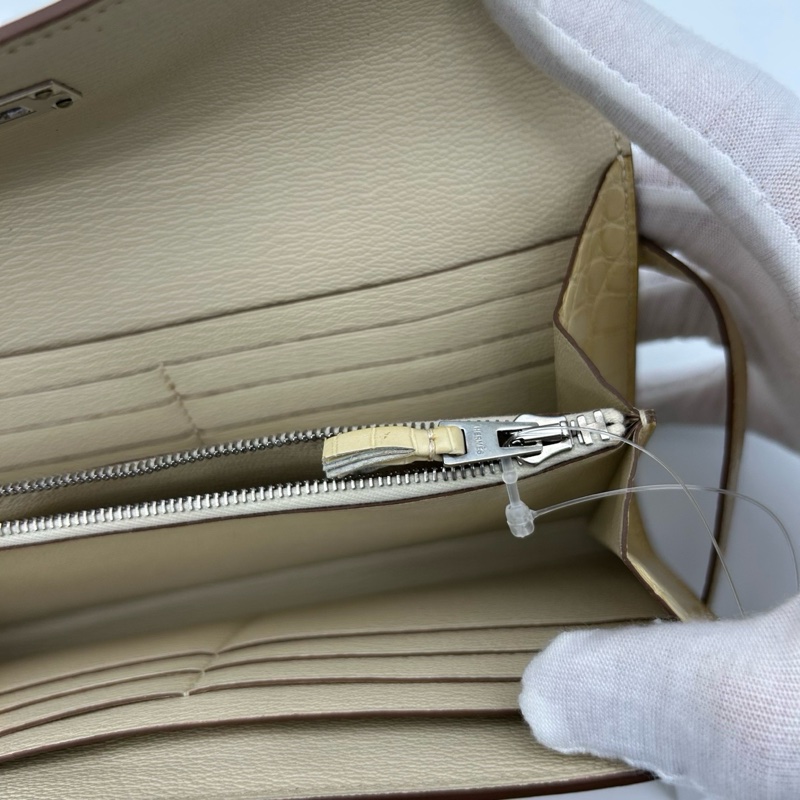 「JL精品代購」保存品品質 愛馬仕香草色霧面鱷魚皮花邊長款kelly二折長夾/手拿包 銀扣-12