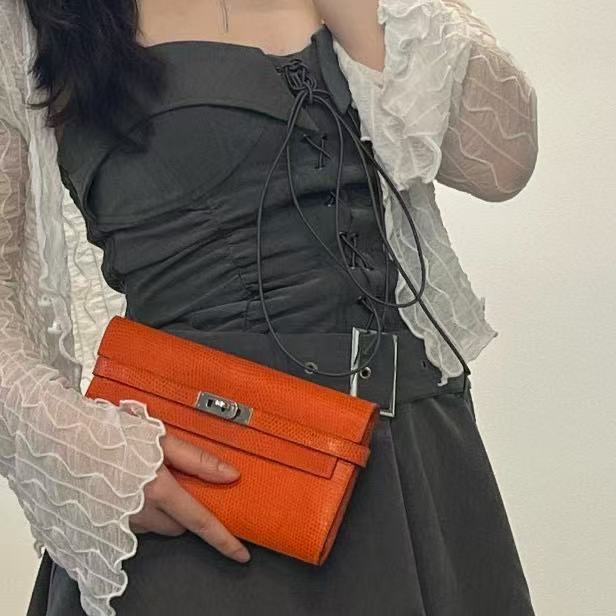 「JL精品代購」愛馬仕kelly二折長夾 蜥蜴皮橘色銀扣-1