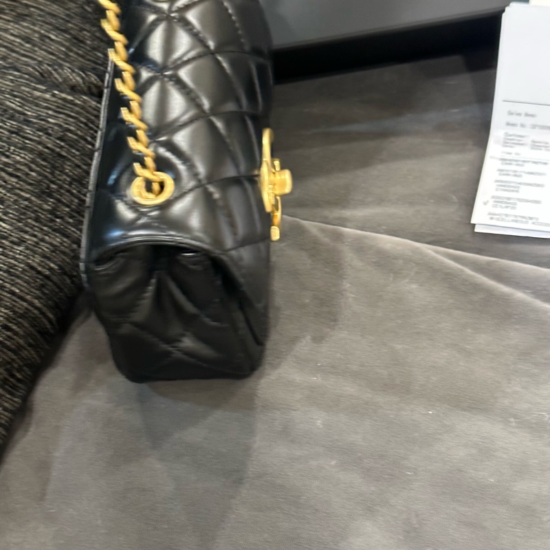 全新帶膜 全配🈶️24年購證❤️香奈兒 #大logo #黑金 #方胖子 #cf-9