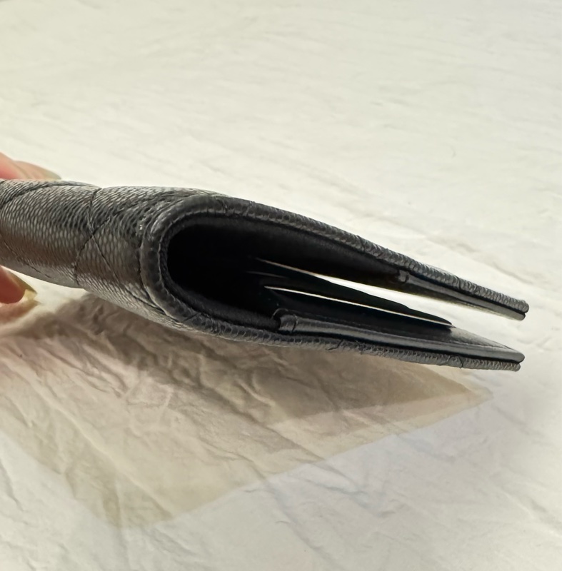 Chanel 魚子醬水鑽雙C護照夾 有卡層 全新正品-9