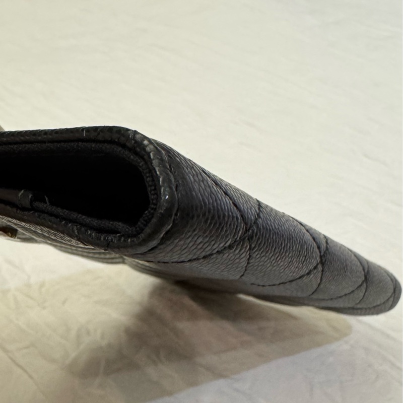 Chanel 魚子醬水鑽雙C護照夾 有卡層 全新正品-10