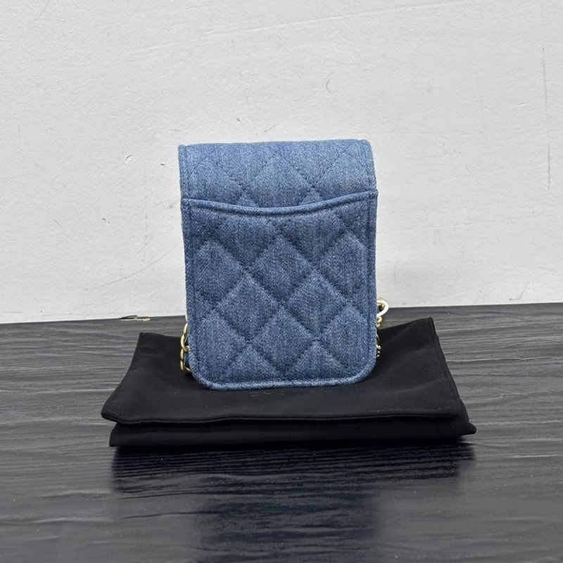 CHANEL vic金扣牛仔肩背斜背手機包 9*12*5 全新閒置配件盒子塵袋-5