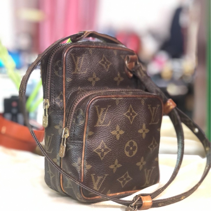 LOUIS VUITTON 金扣肩背袋啡色-0