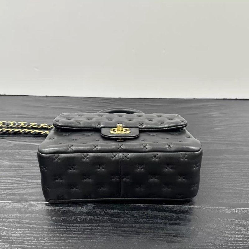 CHANEL 限定黑金十字紋cocohandle小號手提斜背包 21*15*8 99新配件塵袋保卡-3
