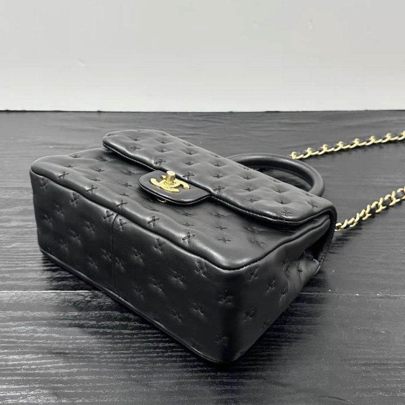 CHANEL 限定黑金十字紋cocohandle小號手提斜背包 21*15*8 99新配件塵袋保卡-4