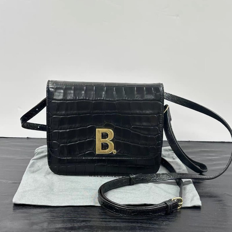 BALENCIAGA 金屬字母鱷魚紋肩背斜背包 19*15*6 98新配件塵袋-0