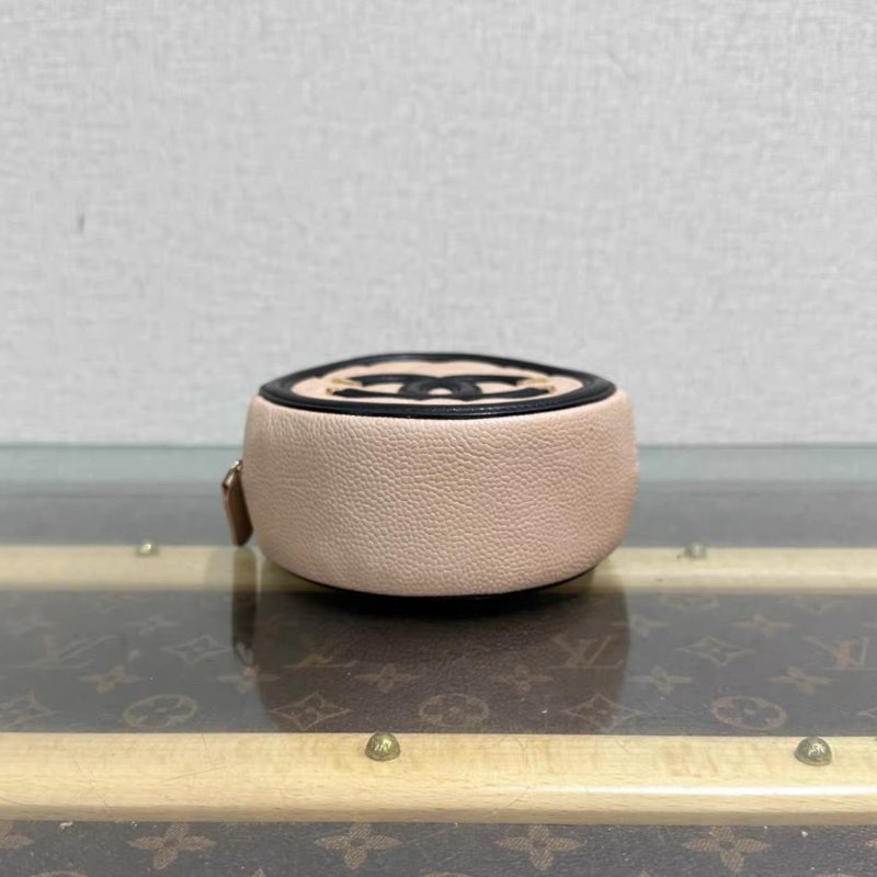 CHANEL 奶茶色拼黑金扣小圓餅包肩背斜背包 12*12*5.5 98新配件塵袋-3