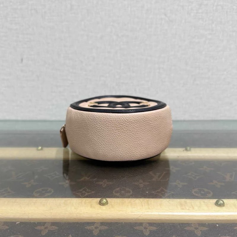 CHANEL 奶茶色拼黑金扣小圓餅包肩背斜背包 12*12*5.5 98新配件塵袋-3