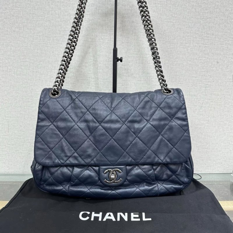 CHANEL 藍色銀扣菱格紋肩背斜背機場包 34.5*24*7 98新配件塵袋-0