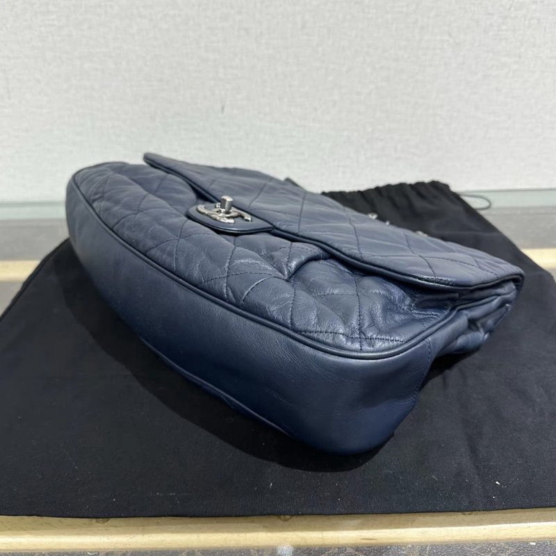 CHANEL 藍色銀扣菱格紋肩背斜背機場包 34.5*24*7 98新配件塵袋-4