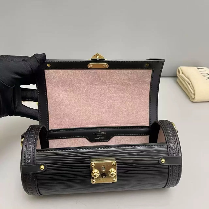 新款芯片款！Louis Vuitton 巴比龍圓筒包 黑色水波紋皮-3