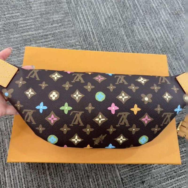 Lv Rush bumbag 胸包腰包 Tyler聯名款 小狗三彩 男女同款 全新配件盒子塵袋購證-1