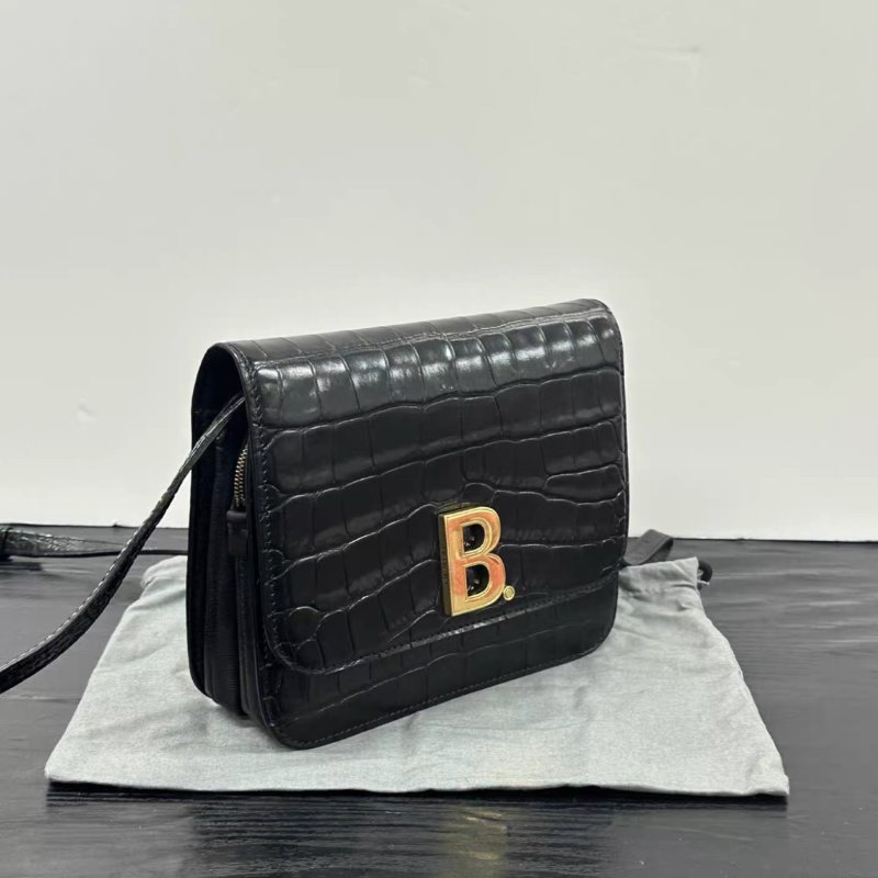 BALENCIAGA 金屬字母鱷魚紋肩背斜背包 19*15*6 98新配件塵袋-1