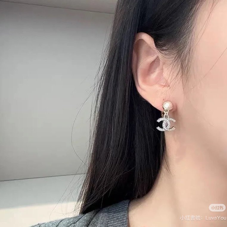 CHANEL 24K復古珍珠雙C吊墜耳環-1