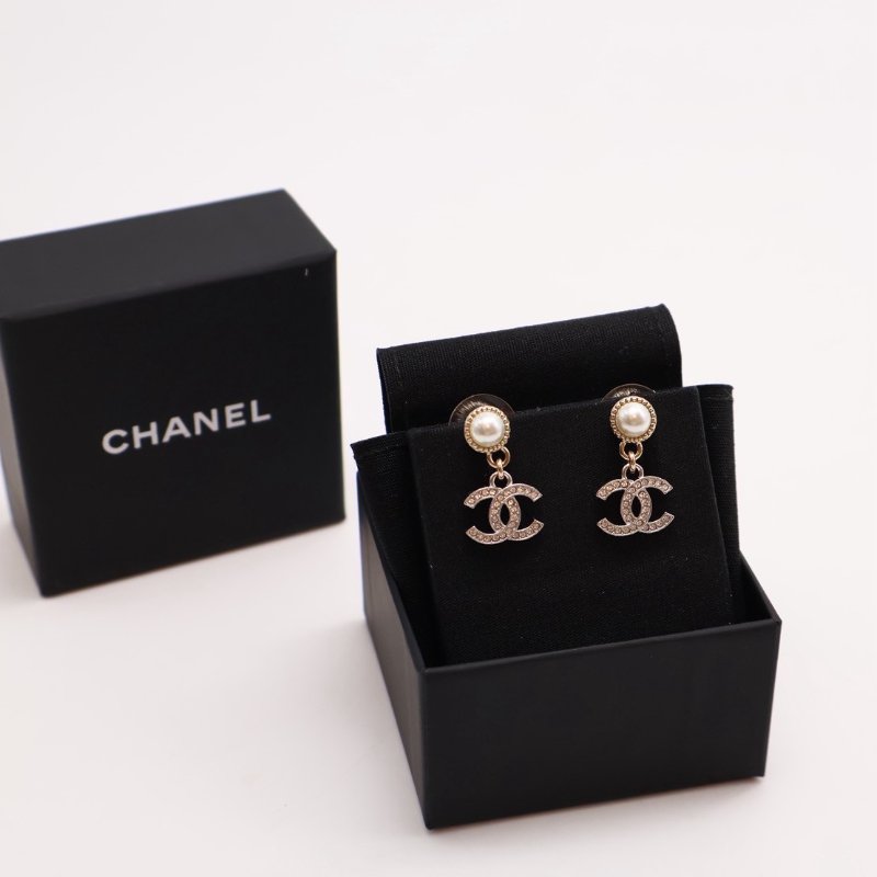 CHANEL 24K復古珍珠雙C吊墜耳環-3