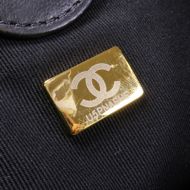 CHANEL 牛皮皮革Hobo Bag金扣鏈帶肩背袋-10