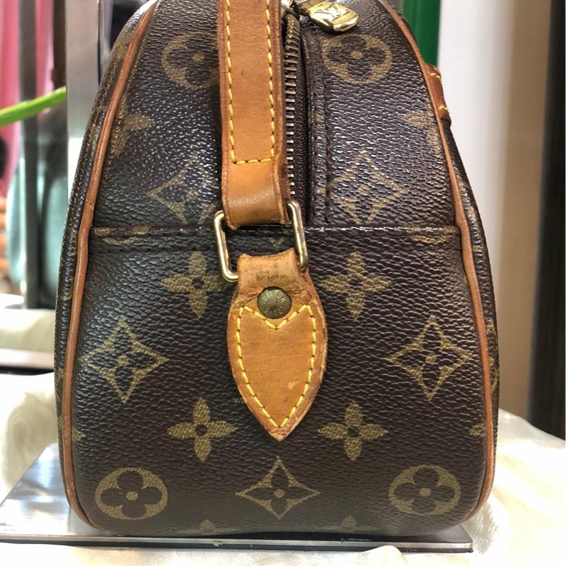 LOUIS VUITTON Shoulder Bag-1