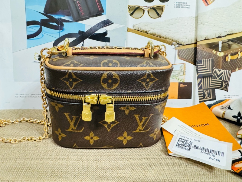✨售 二手真品 LV M44936 經典Monogram帆布 NICE NANO拉鍊迷你化妝箱-0