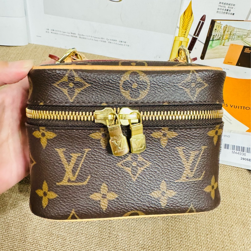 ✨售 二手真品 LV M44936 經典Monogram帆布 NICE NANO拉鍊迷你化妝箱-3