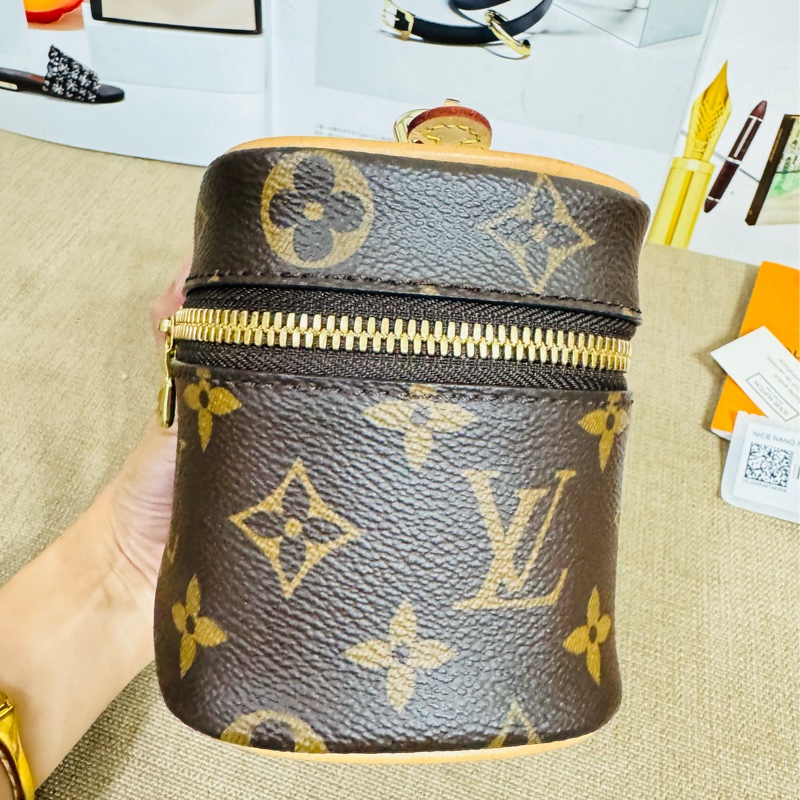 ✨售 二手真品 LV M44936 經典Monogram帆布 NICE NANO拉鍊迷你化妝箱-4