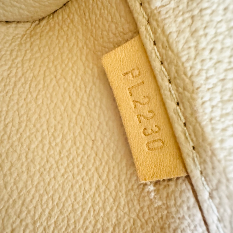 ✨售 二手真品 LV M44936 經典Monogram帆布 NICE NANO拉鍊迷你化妝箱-22
