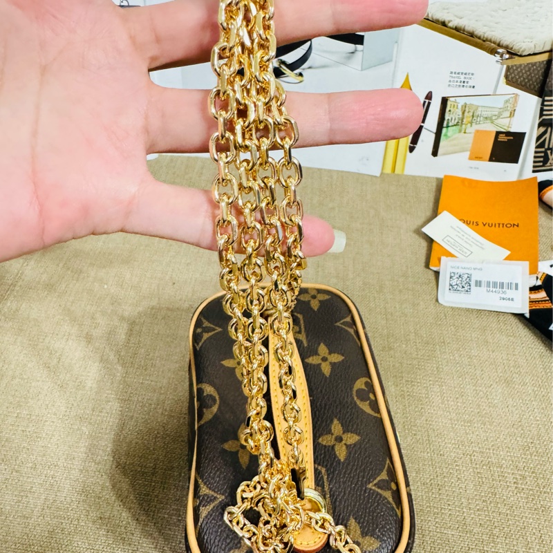 ✨售 二手真品 LV M44936 經典Monogram帆布 NICE NANO拉鍊迷你化妝箱-31