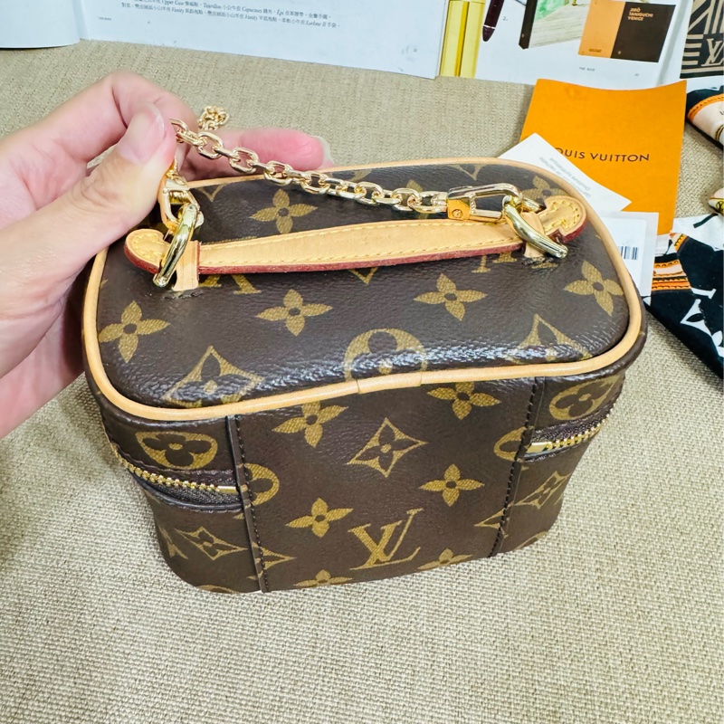 ✨售 二手真品 LV M44936 經典Monogram帆布 NICE NANO拉鍊迷你化妝箱-34