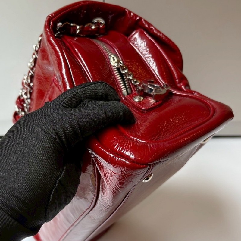 Chanel 銀鍊紅色漆皮下蓋肩側包-10