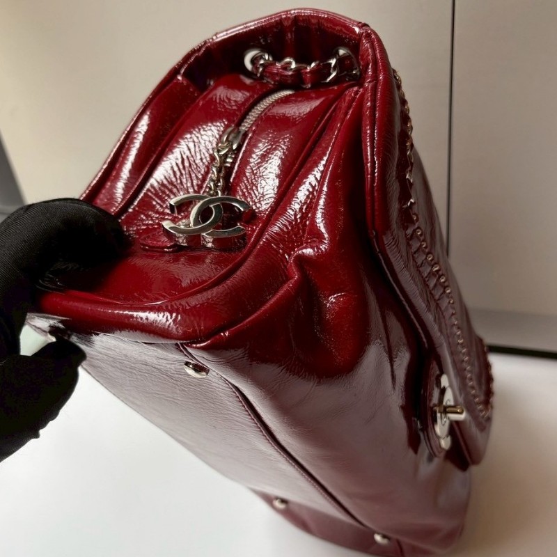 Chanel 銀鍊紅色漆皮下蓋肩側包-13