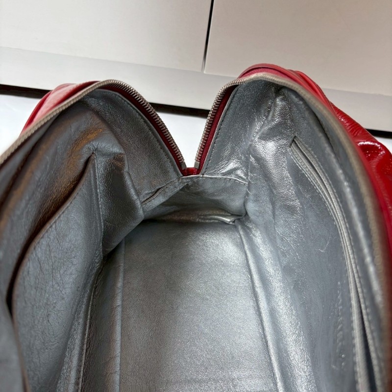 Chanel 銀鍊紅色漆皮下蓋肩側包-16