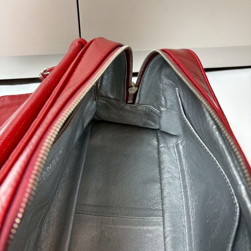 Chanel 銀鍊紅色漆皮下蓋肩側包-17