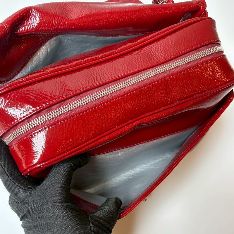 Chanel 銀鍊紅色漆皮下蓋肩側包-19