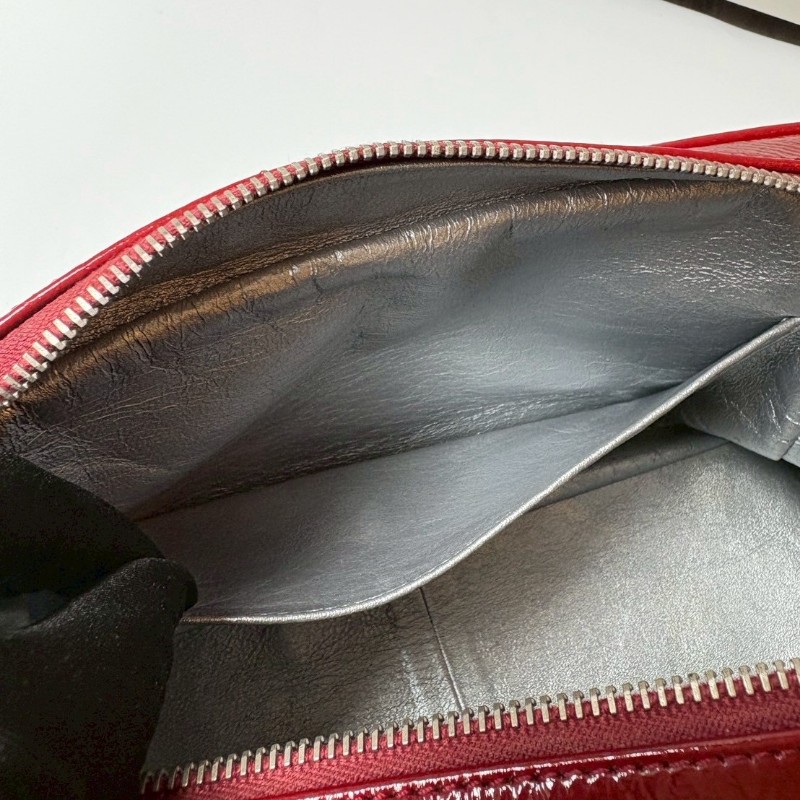 Chanel 銀鍊紅色漆皮下蓋肩側包-21