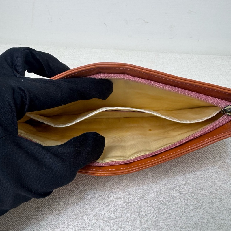 Chanel Chocolate Bar 橘色巧克力格手拿包-3