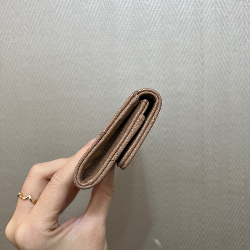 Chanel 奶茶色荔枝皮金釦卡包AP3523-3