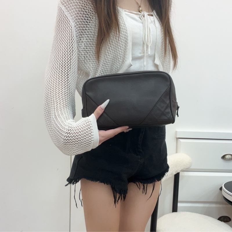 CHANEL 復古魚子醬皮革化妝包-6