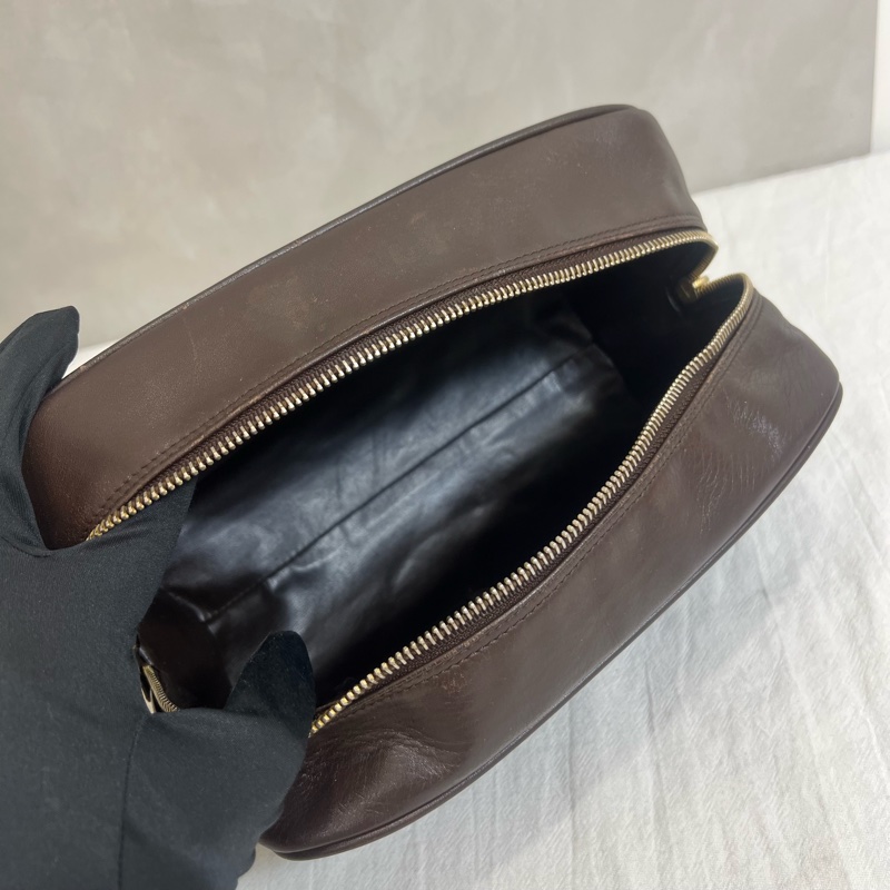 CHANEL 復古魚子醬皮革化妝包-15