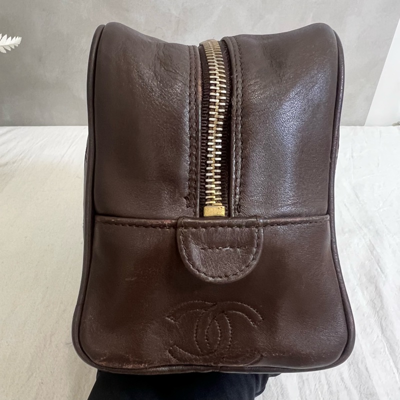 CHANEL 復古魚子醬皮革化妝包-18