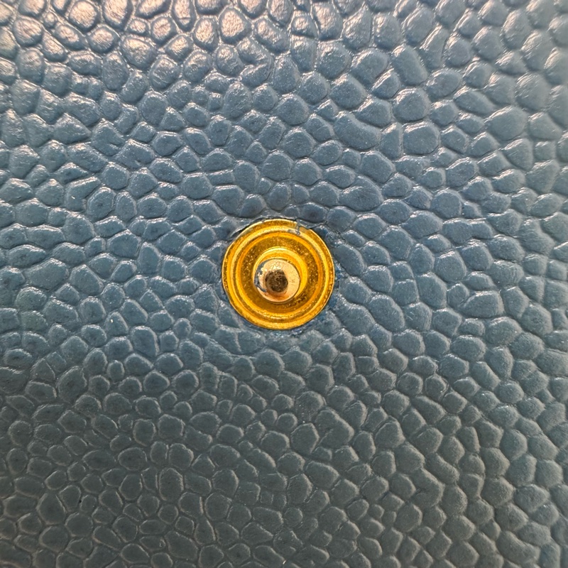 Chanel 藍 魚子醬短夾-16