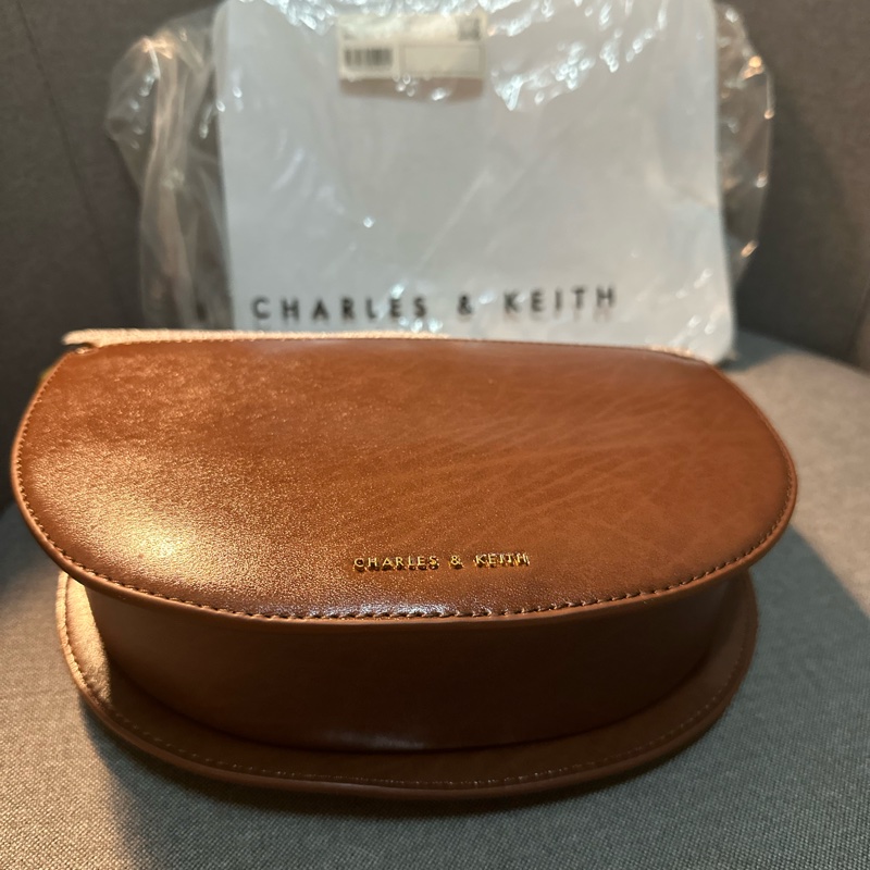 Gabine 真皮中型馬鞍包 - 深咖啡-4