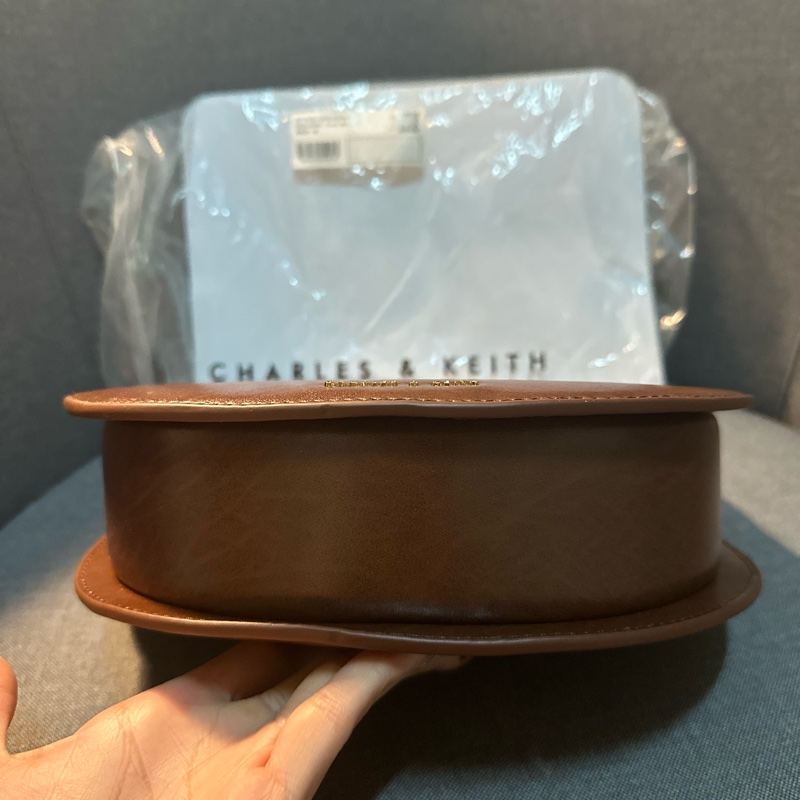 Gabine 真皮中型馬鞍包 - 深咖啡-7