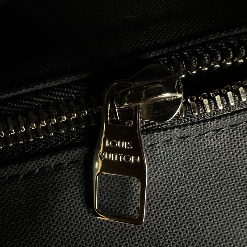 LV Christopher PM Size 老花拼皮背包 晶片款-16