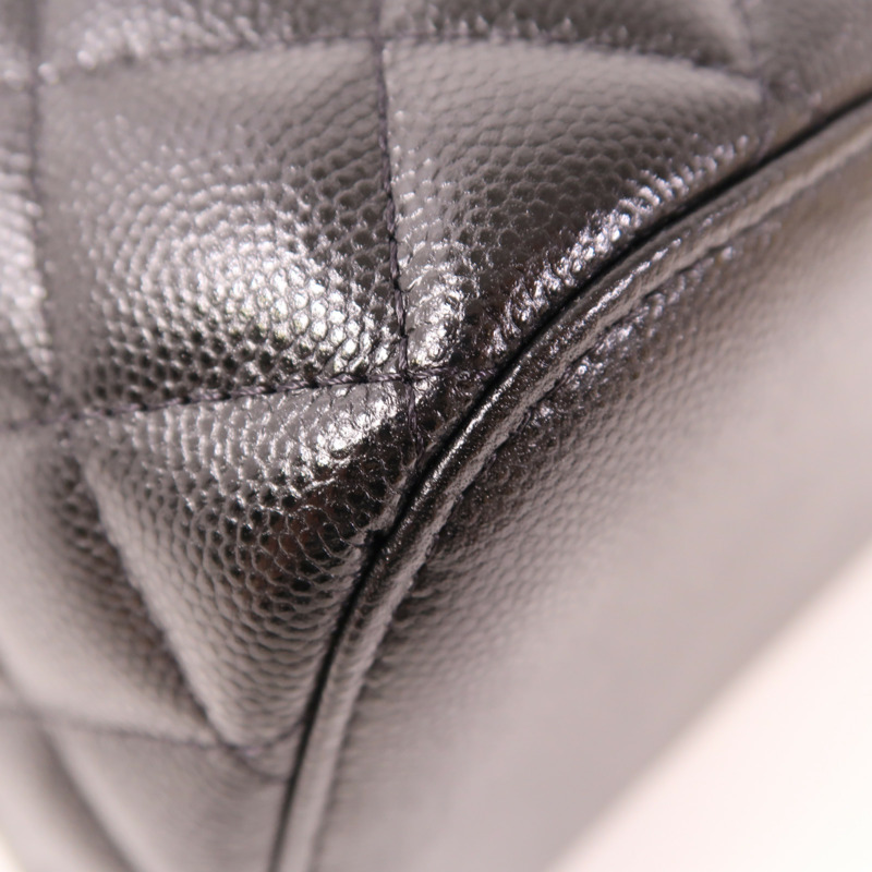 CHANEL 牛皮皮革Vanity Bag金扣手挽袋-11