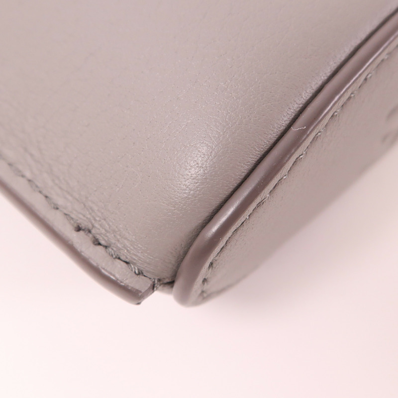 LOEWE 牛皮皮革Dice Pocket銀扣肩背袋-11