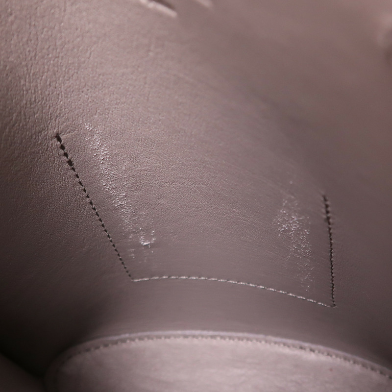 LOEWE 牛皮皮革Dice Pocket銀扣肩背袋-12