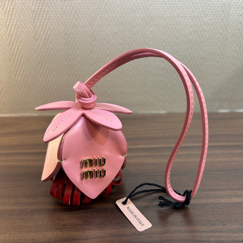 miu miu 玫粉小牛皮玫瑰皮革吊飾-0