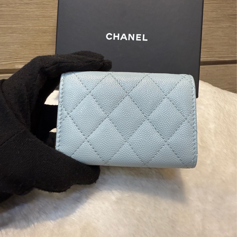 銀釦Logo 菱格紋荔枝牛皮雙釦三折短夾(寶寶藍)-2