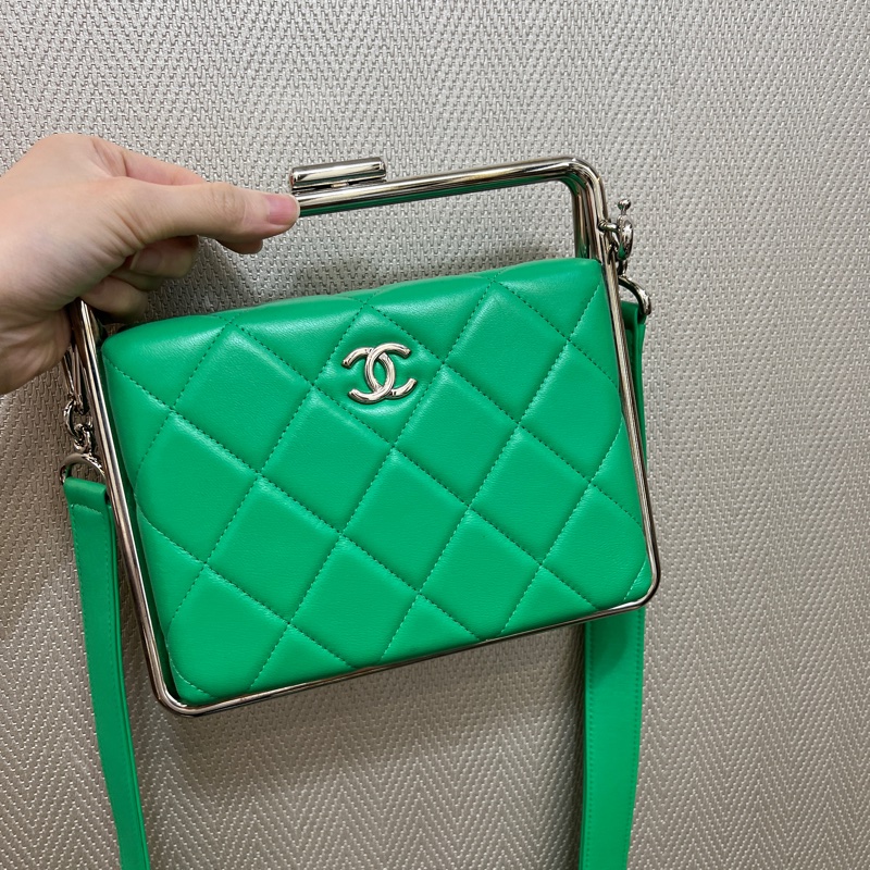 稀有！！！Chanel 綠羊皮銀釦菱格紋手提斜背包AS1732-0